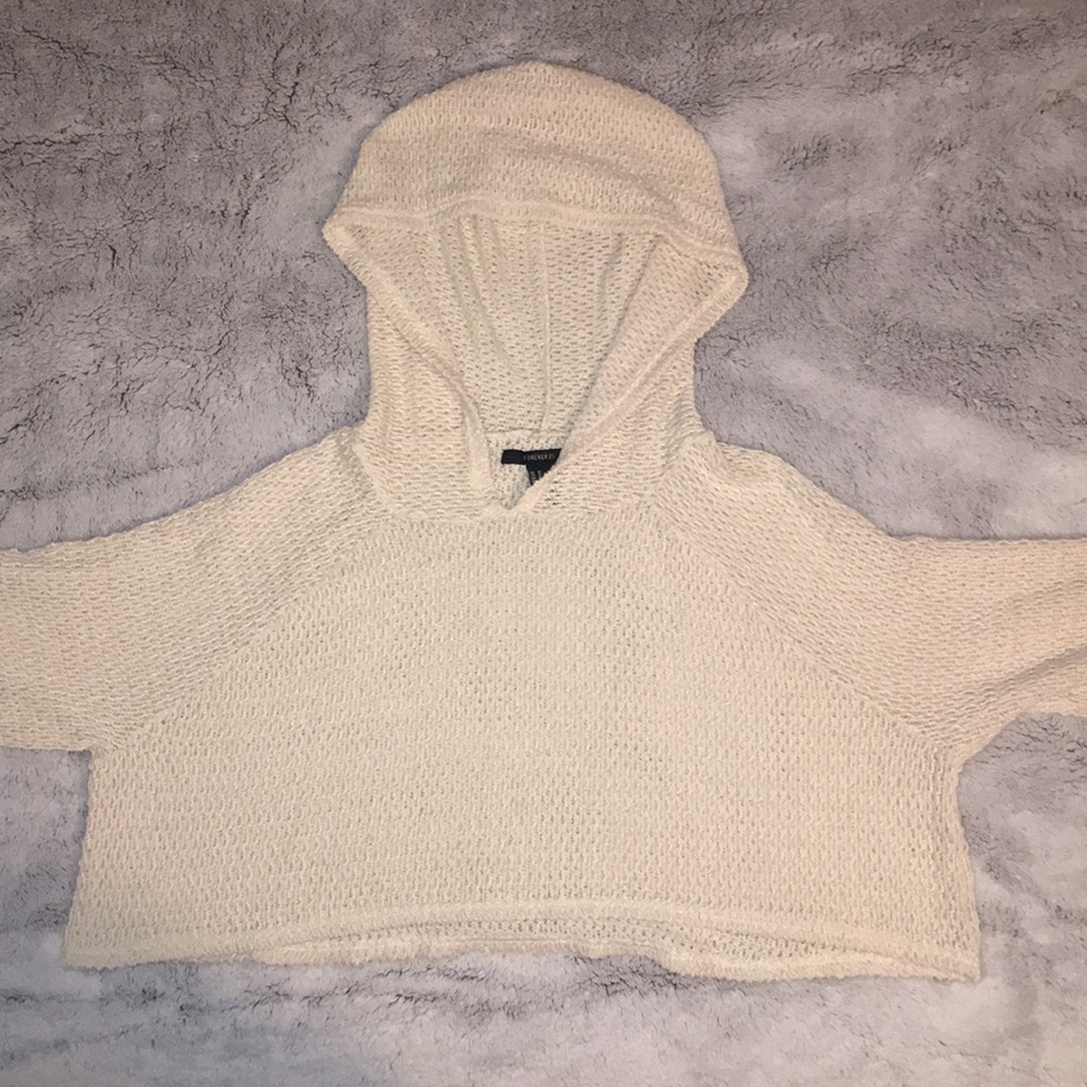 Cream knit cropped long sleeved shirt